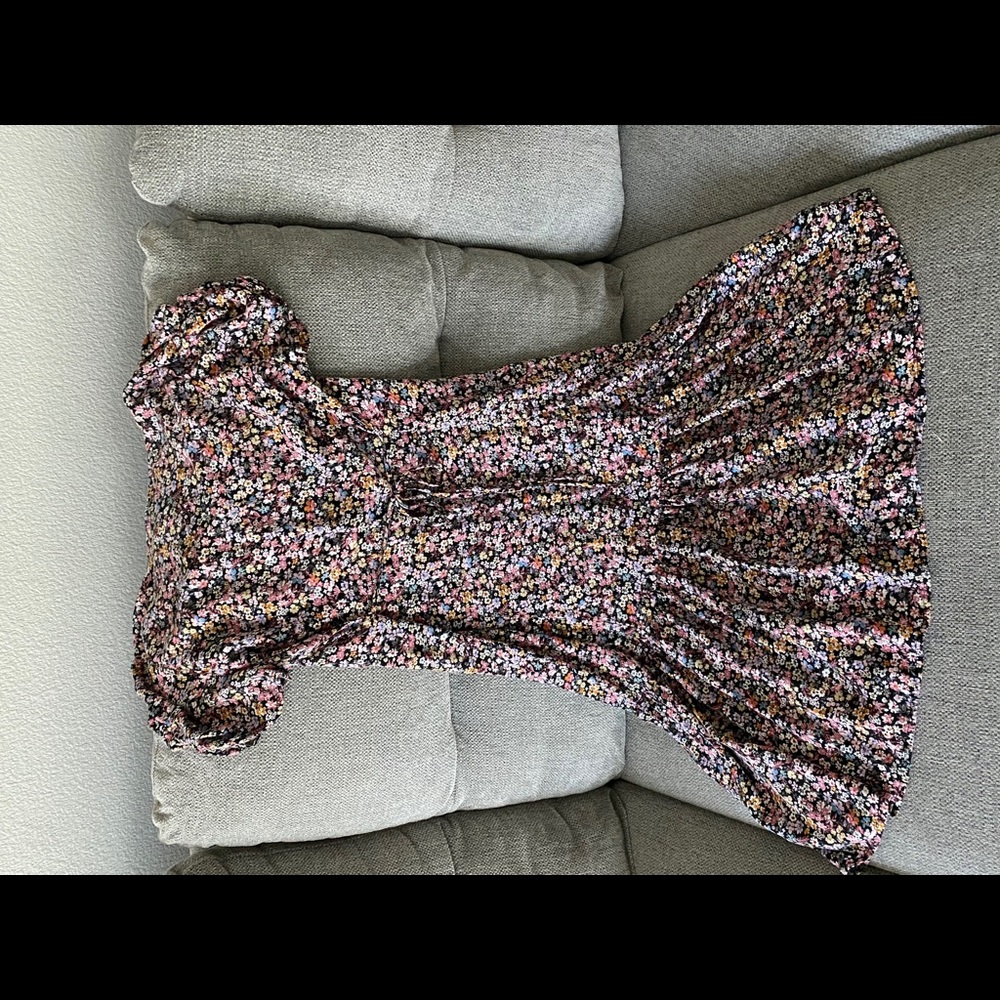 Dress - Picture 2 of 4
